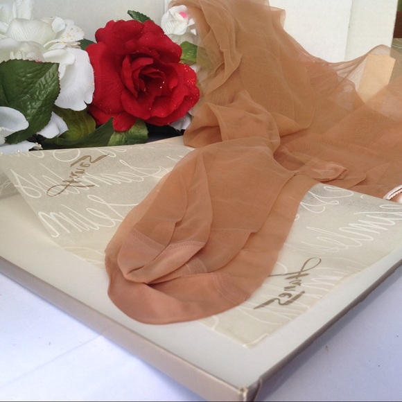 Hanes 1 pair VTG Nylon Thigh Hi Hosiery Stocking Bali Rose NWB - Picture 3 of 16
